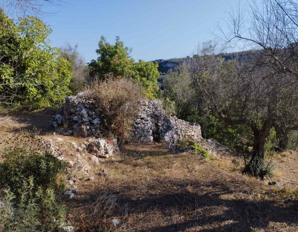 Terreno con fabbricato a Corsano